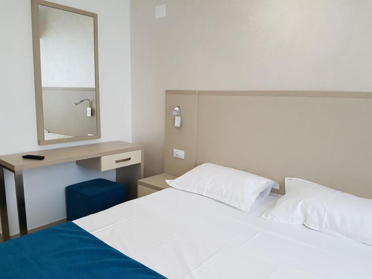 Hotel Delfin مامايا المظهر الخارجي الصورة